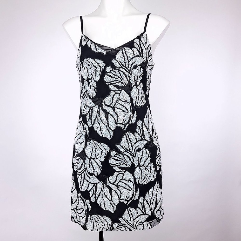 White House Black Market Sequin Sheath Dress Black Ecru Floral  Size 4‎